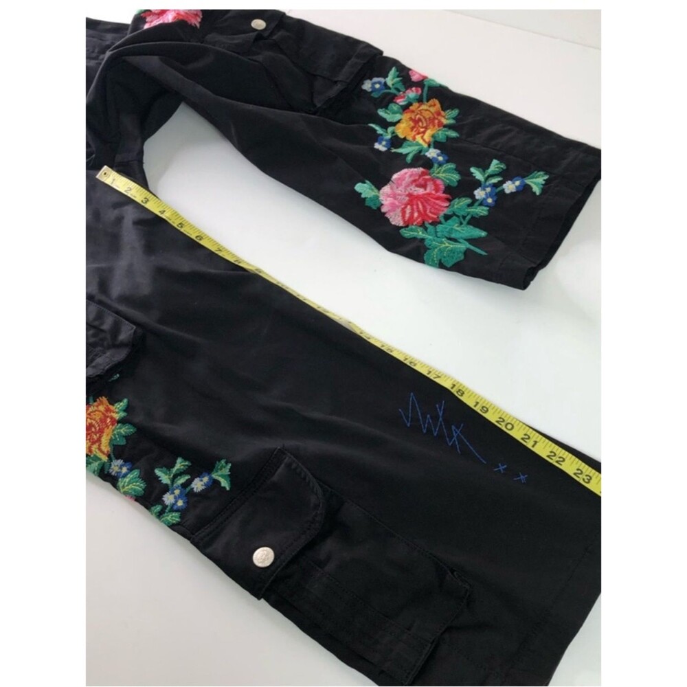 Johnny Was Black Crop Embroidered Cargo Pants M EUC - Picture 10 of 16